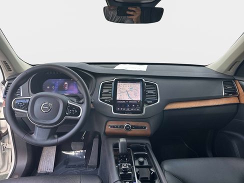 Certified 2023 Volvo XC90 B6 Plus image 17