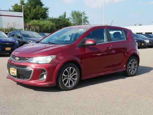 Used 2017 Chevrolet Sonic LT w/ Fun and Sun Package FWD image 3