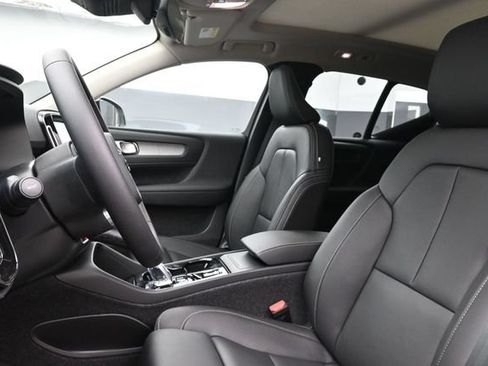 New 2026 Volvo XC40 B5 Plus w/ Climate Package AWD/4WD image 10