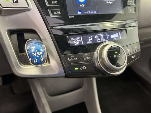 Used 2016 Toyota Prius V Four FWD image 23