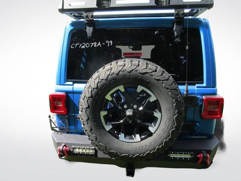 Used 2024 Jeep Wrangler Unlimited Rubicon w/ Technology Group AWD/4WD image 11