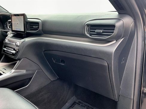 Used 2020 Ford Explorer XLT w/ Equipment Group 202A image 17