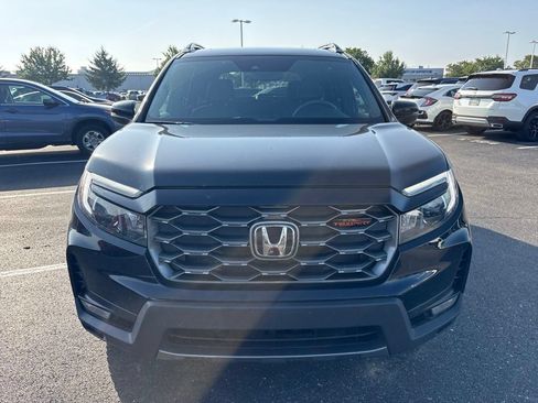 Used 2023 Honda Passport TrailSport image 2