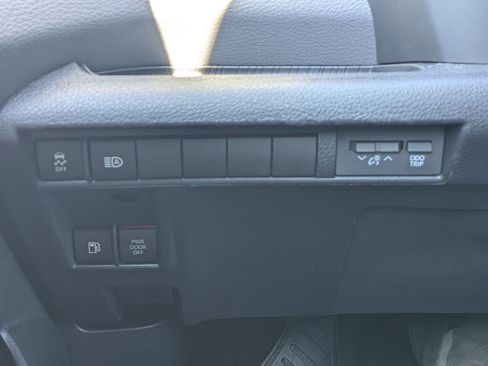 Used 2022 Toyota Sienna XSE image 17