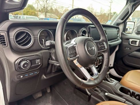 Used 2023 Jeep Wrangler Unlimited Sahara w/ Cold Weather Group image 10