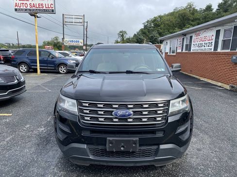 Used 2017 Ford Explorer 4WD image 2