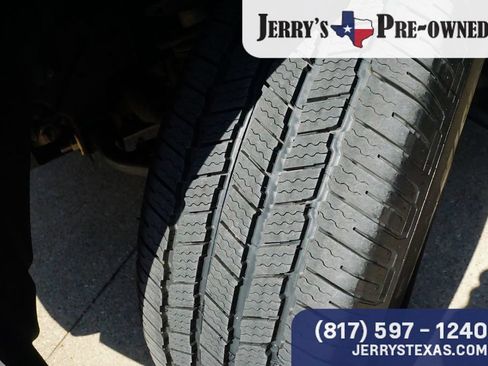 Used 2024 GMC Sierra 1500 AT4 w/ Technology Package AWD/4WD image 8