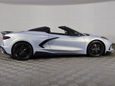 Used 2021 Chevrolet Corvette Stingray Premium Conv w/ Z51 Performance Package RWD image 22