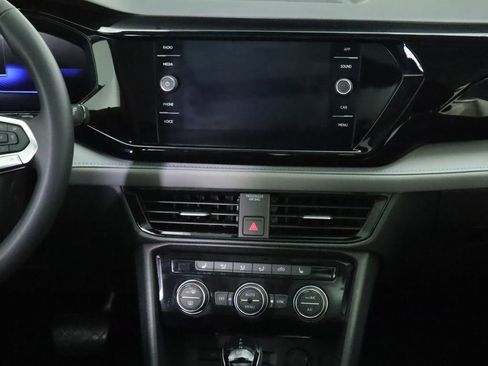 Certified 2024 Volkswagen Taos SE image 14