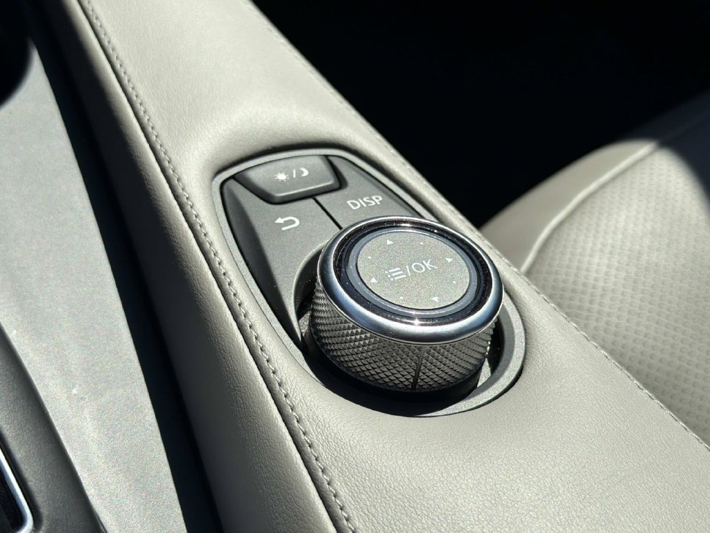 Certified 2023 INFINITI QX50 Luxe FWD image 27