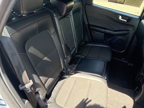 Used 2025 Ford Escape ST-Line FWD image 18
