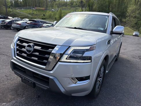 Used 2024 Nissan Armada SL w/ Captain's Chairs Package AWD/4WD image 10