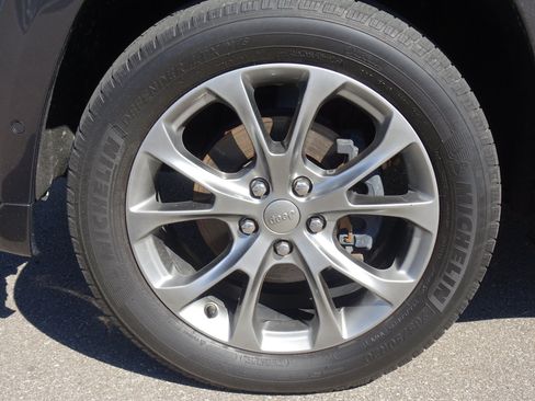 Used 2019 Jeep Grand Cherokee Summit AWD/4WD image 29
