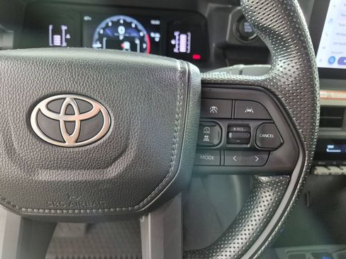 Used 2025 Toyota Tacoma SR5 AWD/4WD image 15