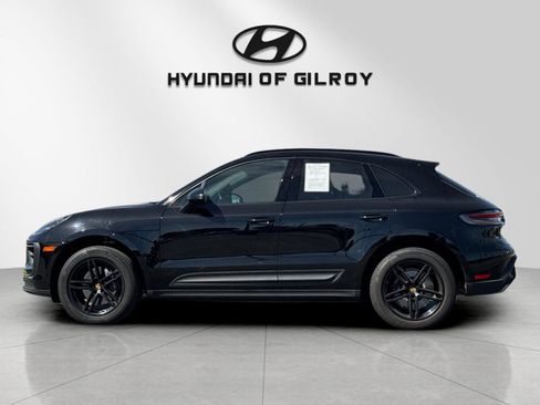 Used 2022 Porsche Macan AWD/4WD image 2