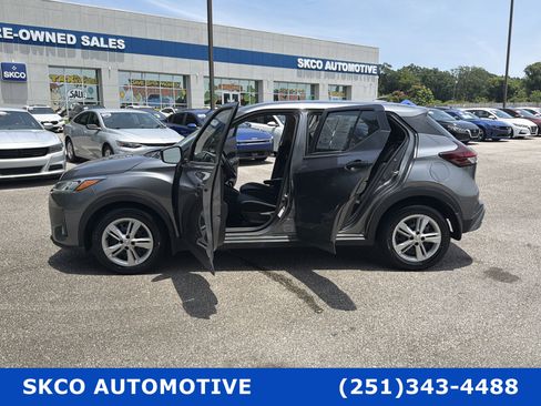 Used 2023 Nissan Kicks S FWD image 31