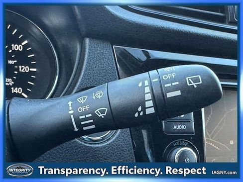 Used 2018 Nissan Rogue SV w/ Sun & Sound Touring Package image 35