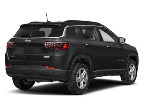 Certified 2023 Jeep Compass Latitude AWD/4WD image 3