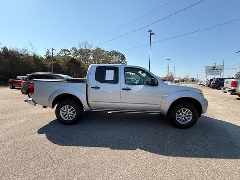 Used 2017 Nissan Frontier SV w/ SV Value Truck Package image 3