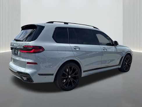 Used 2025 BMW X7 xDrive40i w/ M Sport Package AWD/4WD image 5