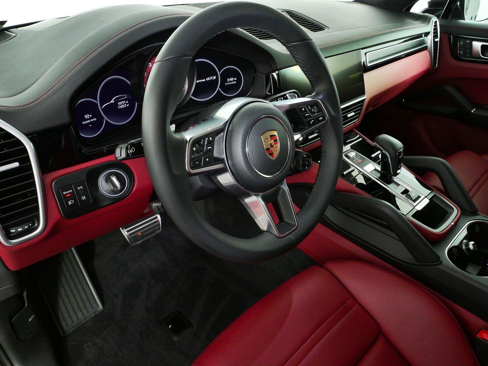 Certified 2023 Porsche Cayenne GTS AWD/4WD image 4