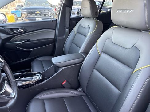 Used 2024 Chevrolet Trax ACTIV w/ Driver Confidence Package image 5