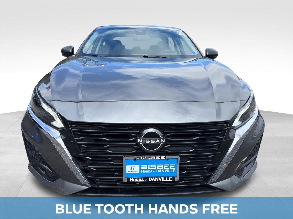 Used 2025 Nissan Altima 2.5 SV FWD image 11