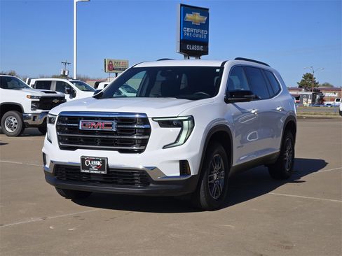 Used 2025 GMC Acadia Elevation image 3