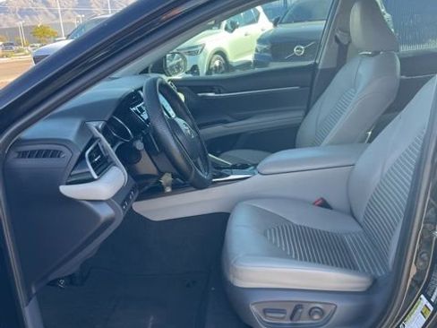 Used 2019 Toyota Camry SE w/ Carpet Mat Package image 17