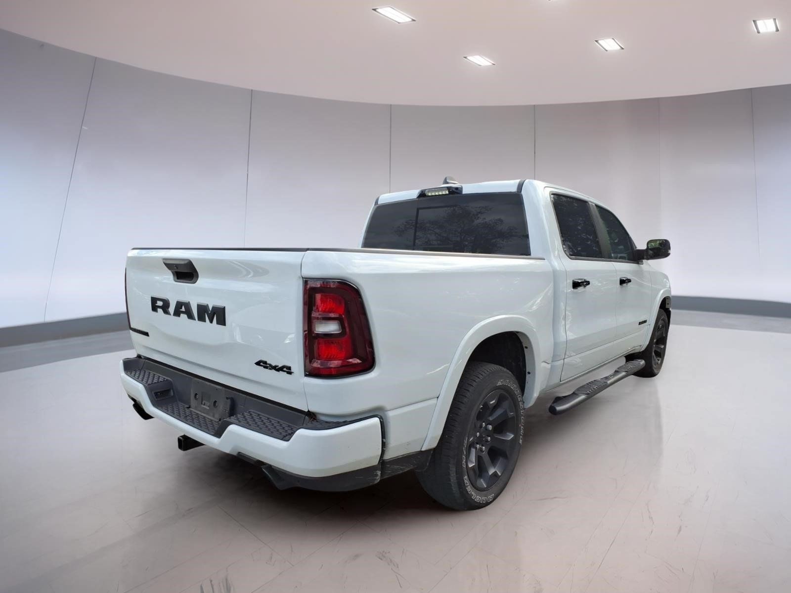 Used 2025 RAM 1500 Big Horn AWD/4WD image 4