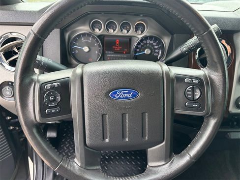 Used 2016 Ford F250 Lariat w/ Lariat Interior Package image 15