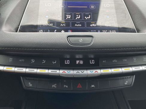 Used 2022 Cadillac XT4 Premium Luxury w/ Enhanced Visibility Package FWD image 39