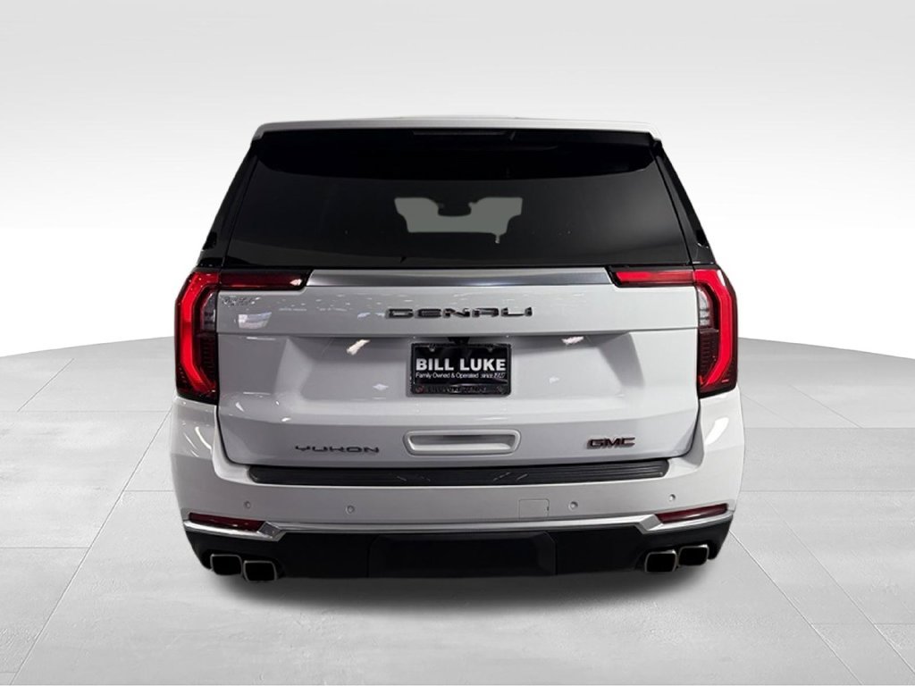 Used 2025 GMC Yukon XL Denali AWD/4WD image 8