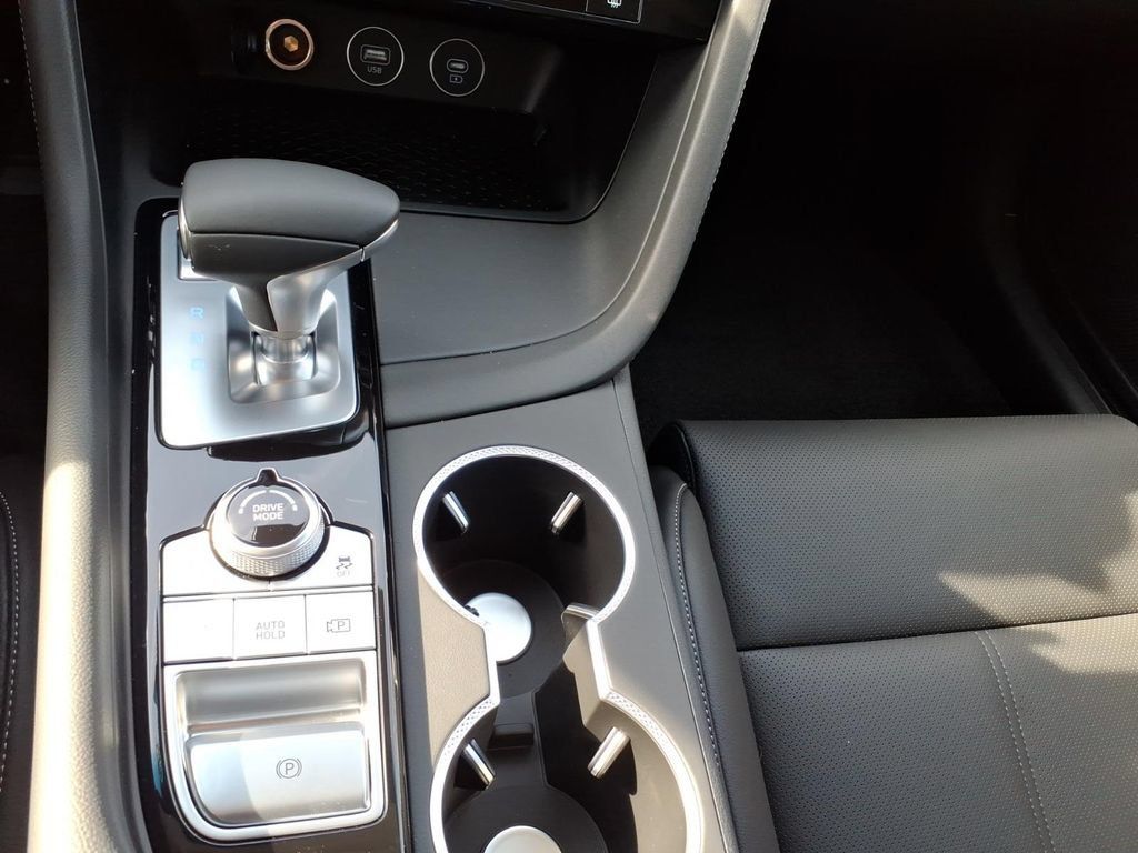 Used 2026 Genesis G70 2.5T RWD image 23