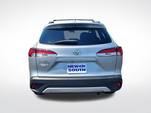 Used 2023 Toyota Corolla Cross LE FWD image 4