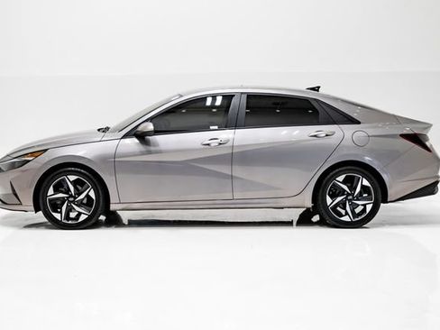 Used 2023 Hyundai Elantra SEL w/ Convenience Package FWD image 26