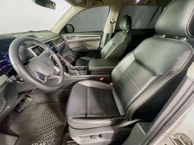 Used 2023 Volkswagen Atlas SE w/ Panoramic Sunroof Package FWD image 21