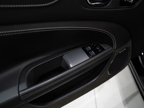 Used 2015 Jaguar XKR R RWD image 7