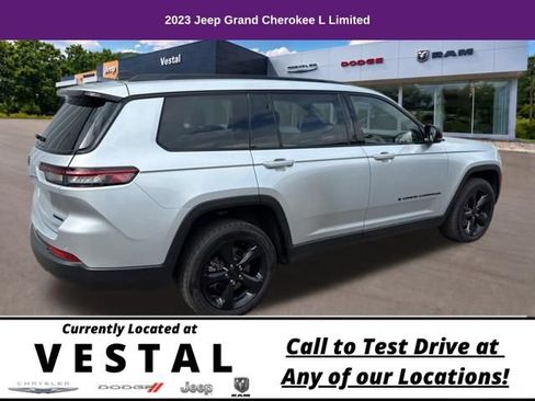 Used 2023 Jeep Grand Cherokee L Limited w/ Black Appearance Package AWD/4WD image 8