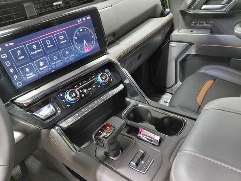 Used 2024 GMC Sierra 1500 AT4 w/ Technology Package AWD/4WD image 40