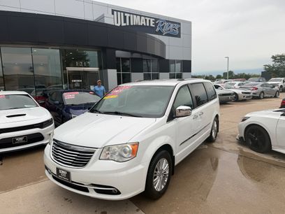 Used 2014 Chrysler Town & Country Limited w/ Trailer Tow Group