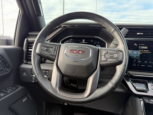 Used 2024 GMC Sierra 2500 AT4 w/ AT4 Premium Plus Package image 9