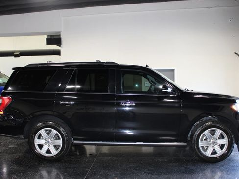 Used 2021 Ford Expedition Limited RWD image 2