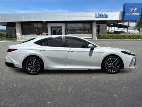 Used 2026 Toyota Camry XLE FWD image 9