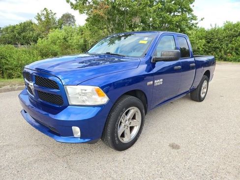 Used 2017 RAM 1500 Express RWD image 1