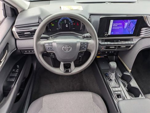 Used 2025 Toyota Camry LE image 25