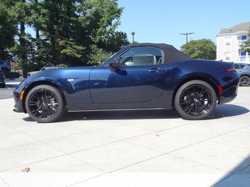 New 2026 MAZDA MX-5 Miata Club w/ Weather Package RWD image 34
