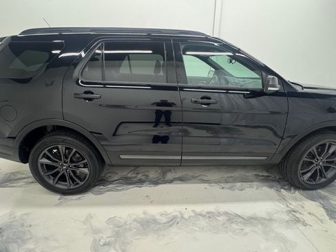 Used 2018 Ford Explorer XLT w/ Equipment Group 202A AWD/4WD image 10