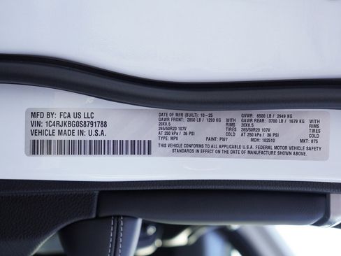 New 2025 Jeep Grand Cherokee L Limited w/ Black Appearance Package image 34