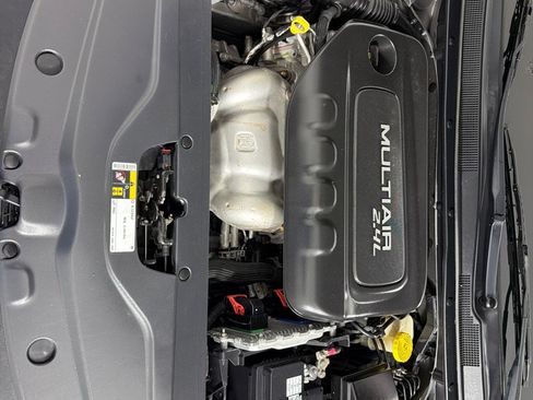 Used 2016 Chrysler 200 Limited FWD image 24